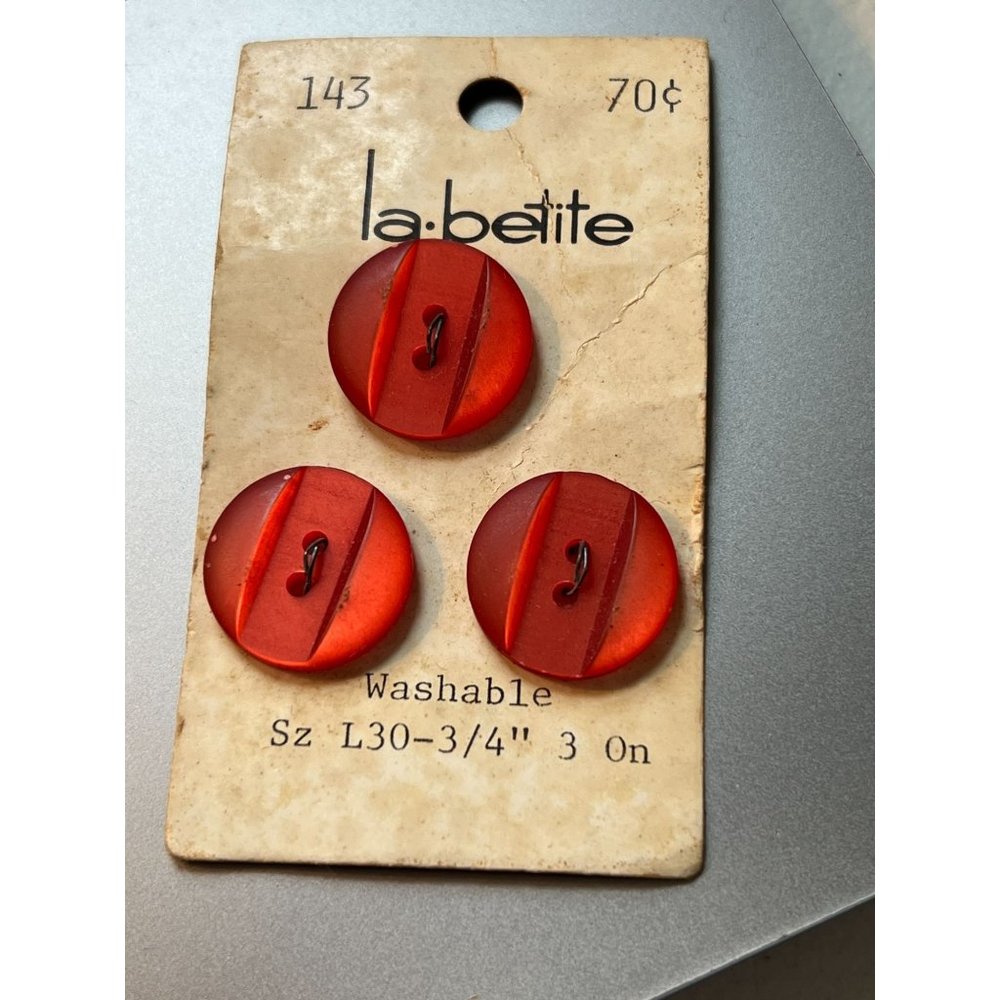 Vintage La Petite buttons 143 Red Size L30 3/4" NEW  NOS